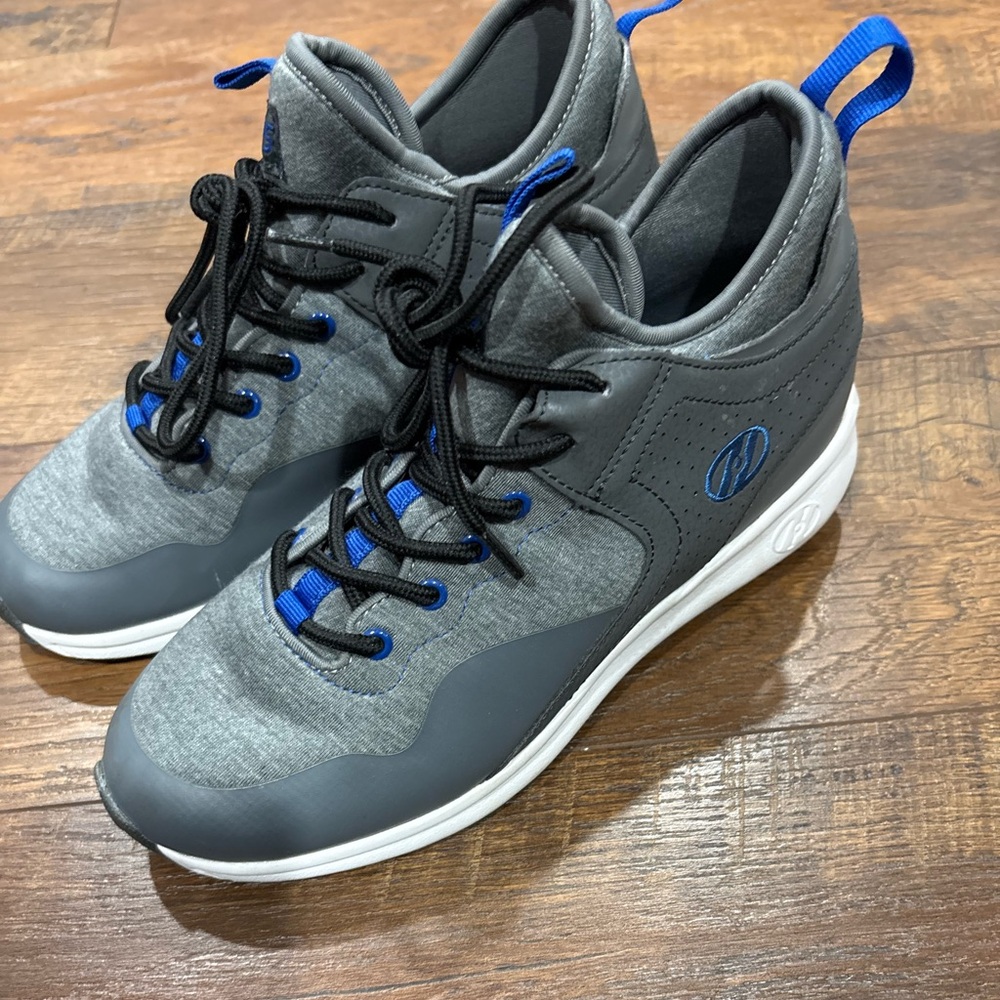 Heelys Gray and Blue Sneakers with Textured Upper size 6y